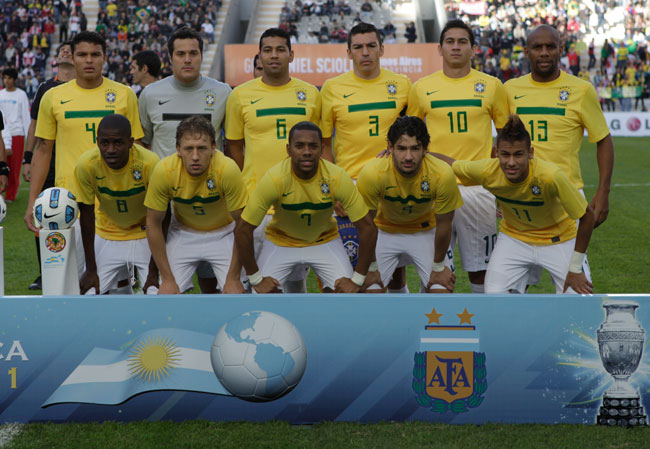 Brasil posa para foto antes do jogo contra o Paraguai, 17 de Julho de 2011 (foto: MOWA PRESS) Brasil posa para foto antes do jogo contra o Paraguai, 17 de Julho de 2011 (foto: MOWA PRESS)