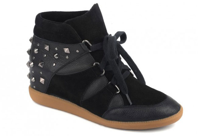 Sneakers com salto (reprodução)